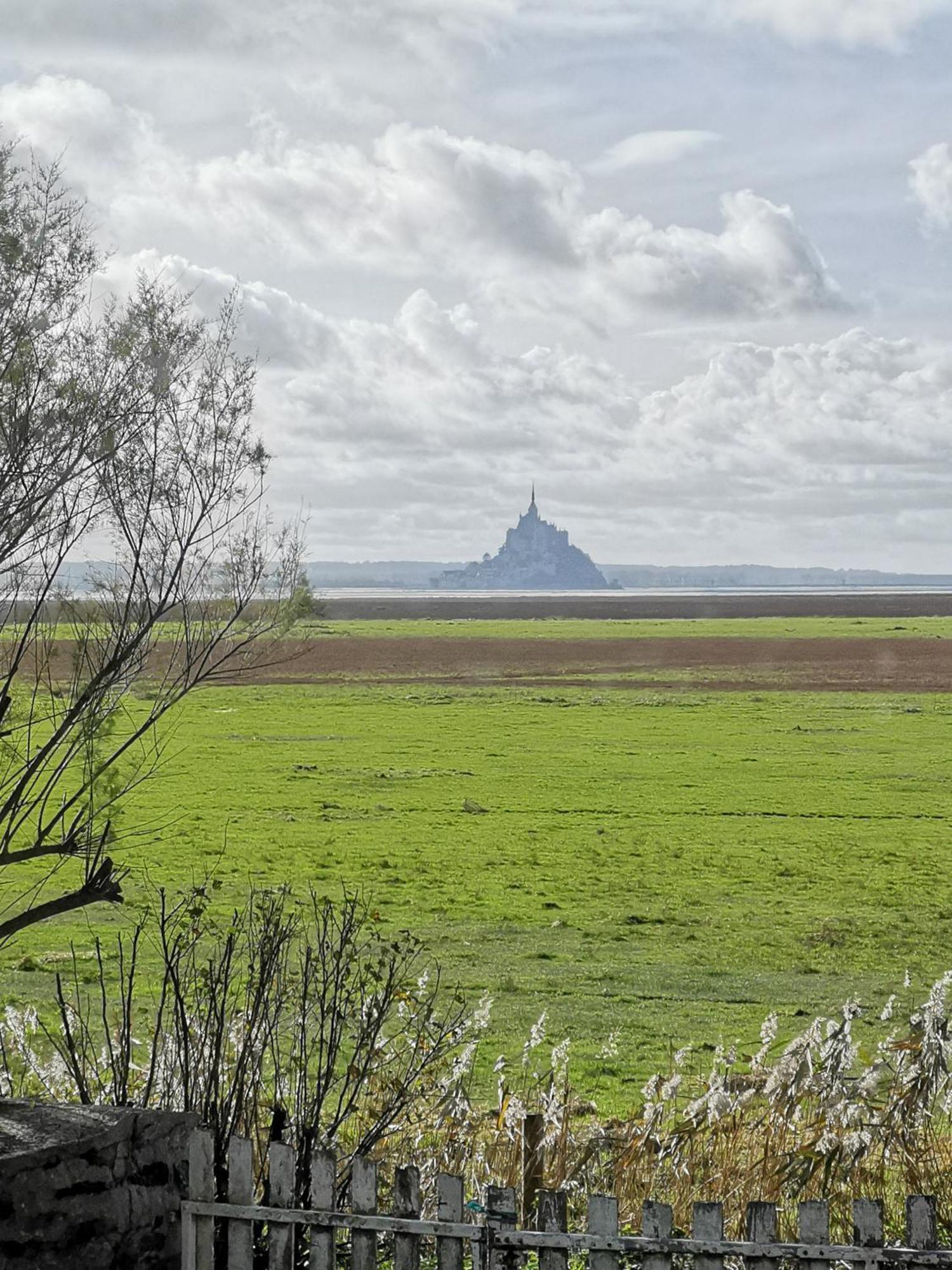 Entre Mont St Michel Et Merveille Vains Exterior photo